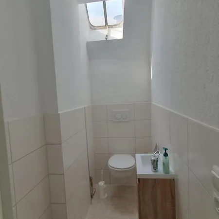 Gemutliches Mit Franzosischem Doppelbett - Sehr Zentral An Der Uniklinik *
